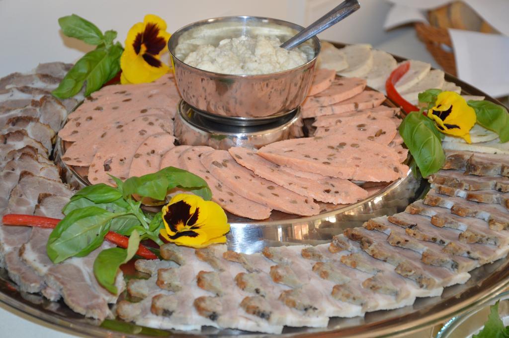 Pod Wzgorzem Bed & Breakfast Frombork Exterior foto